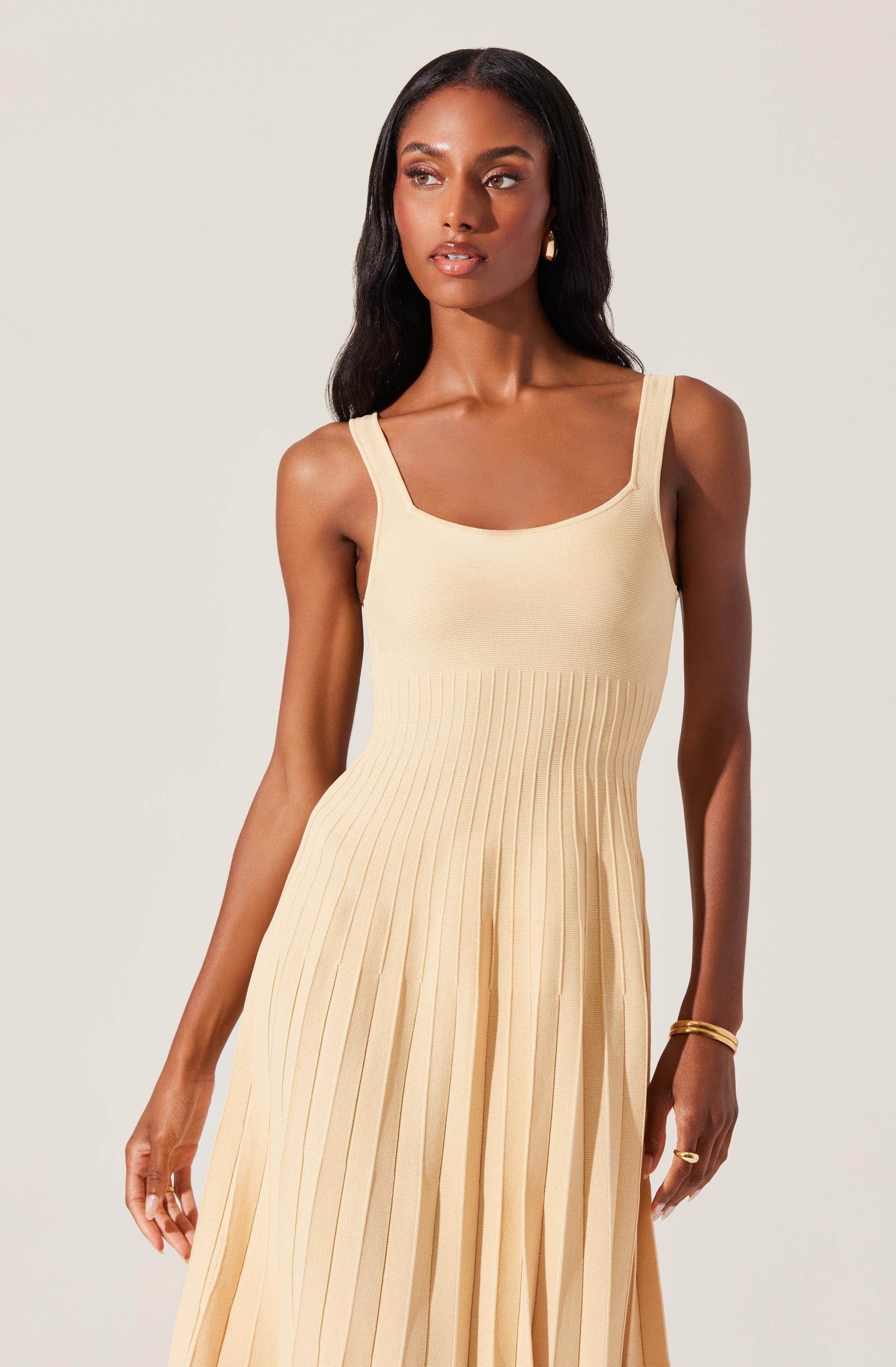 Lbruh Aylin Pleated Midi Sweater Dress