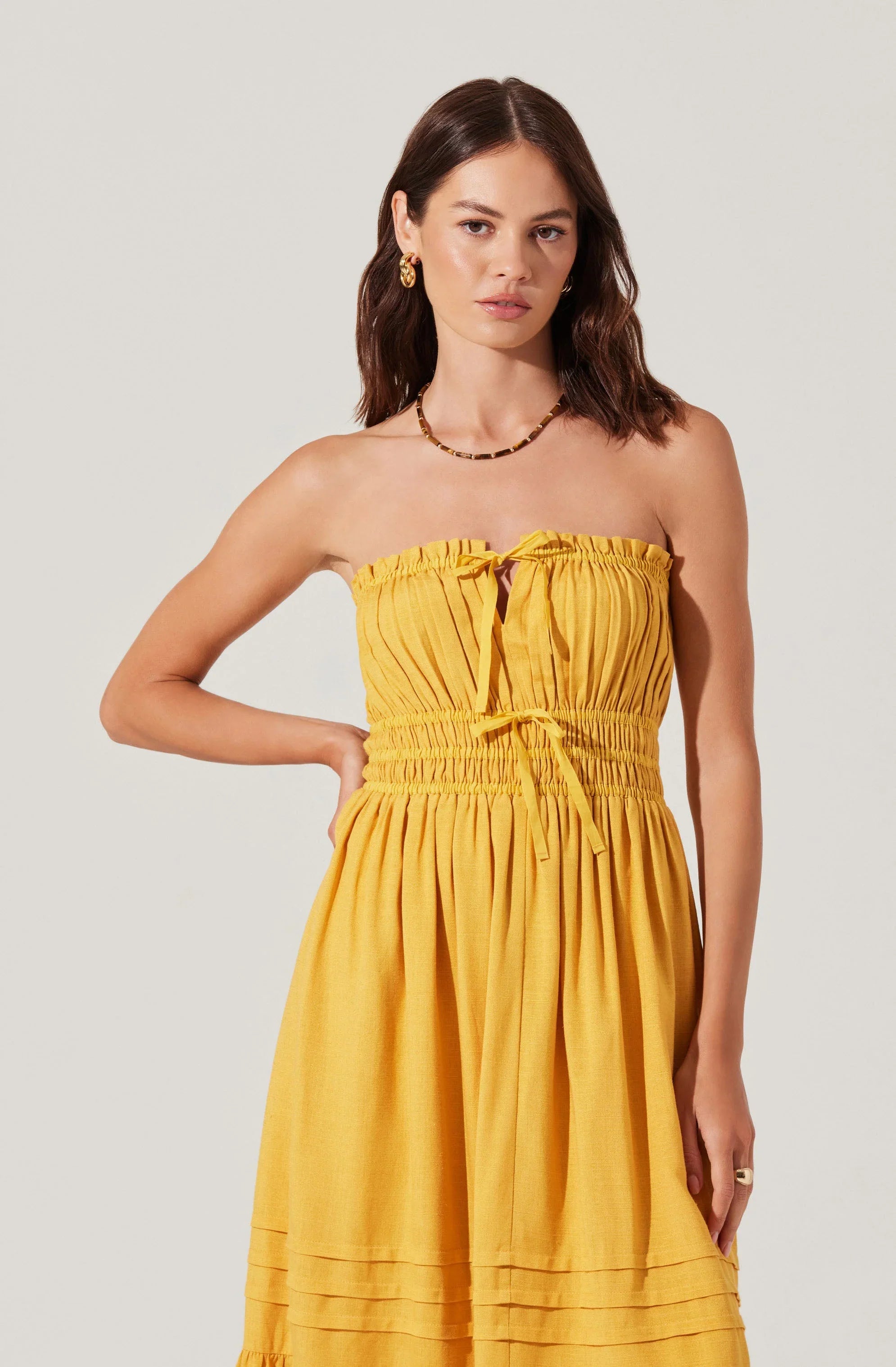 Lbruh Aubrie Strapless Smocked Midi Dress