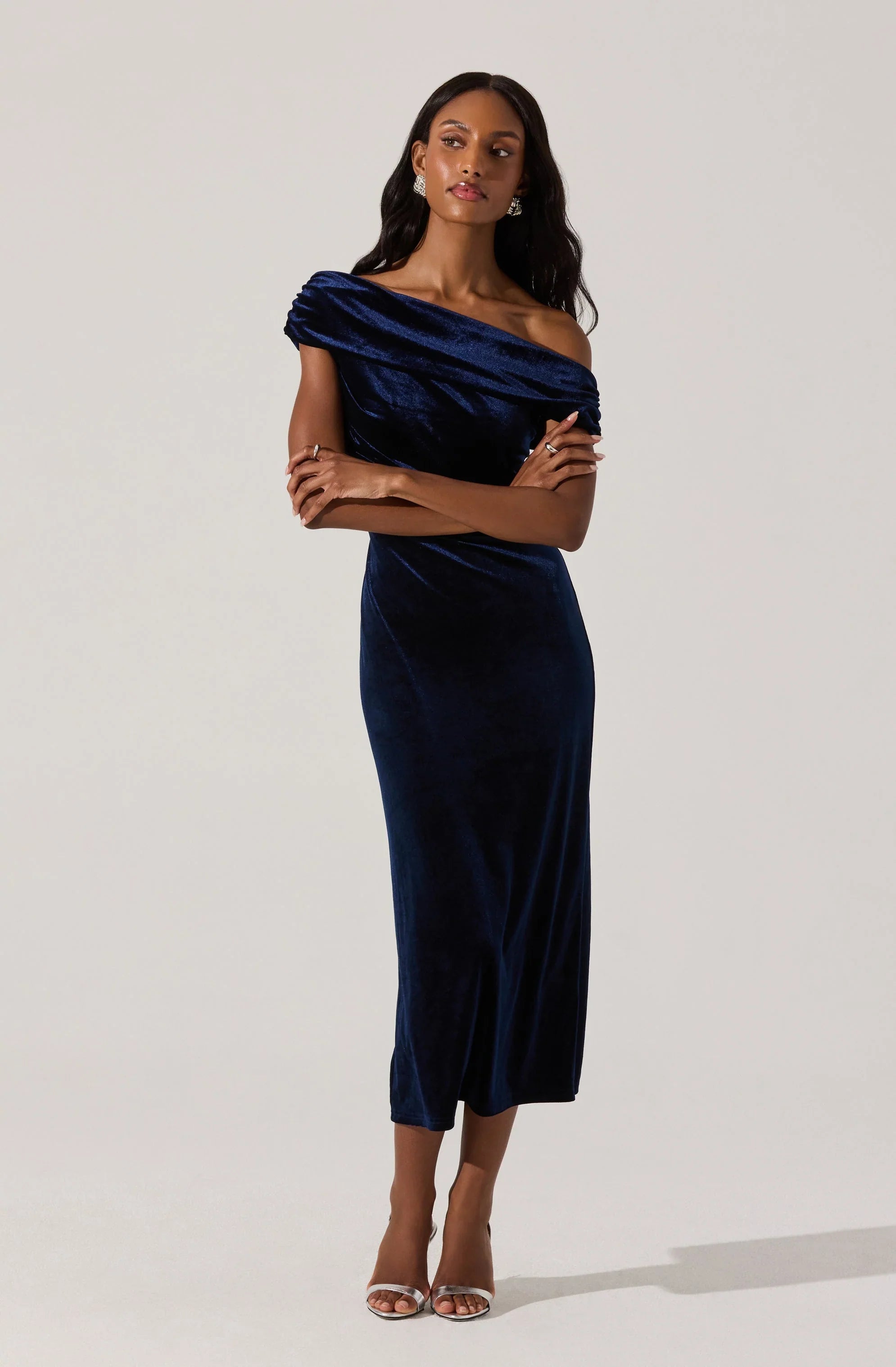 Lbruh Velvet Off Shoulder Midi Dress