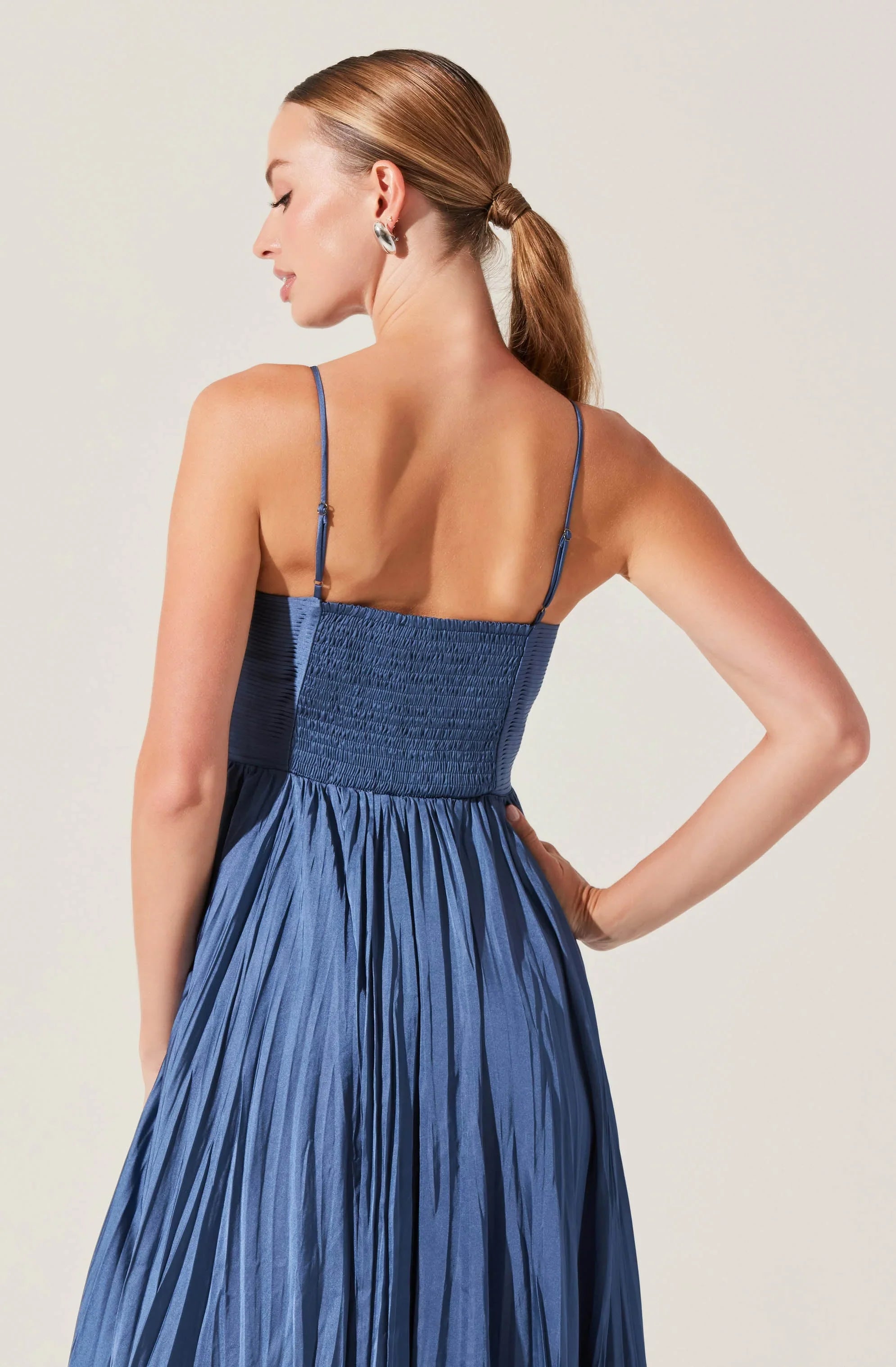 Inixyf Maeve Pleated Midi Dress