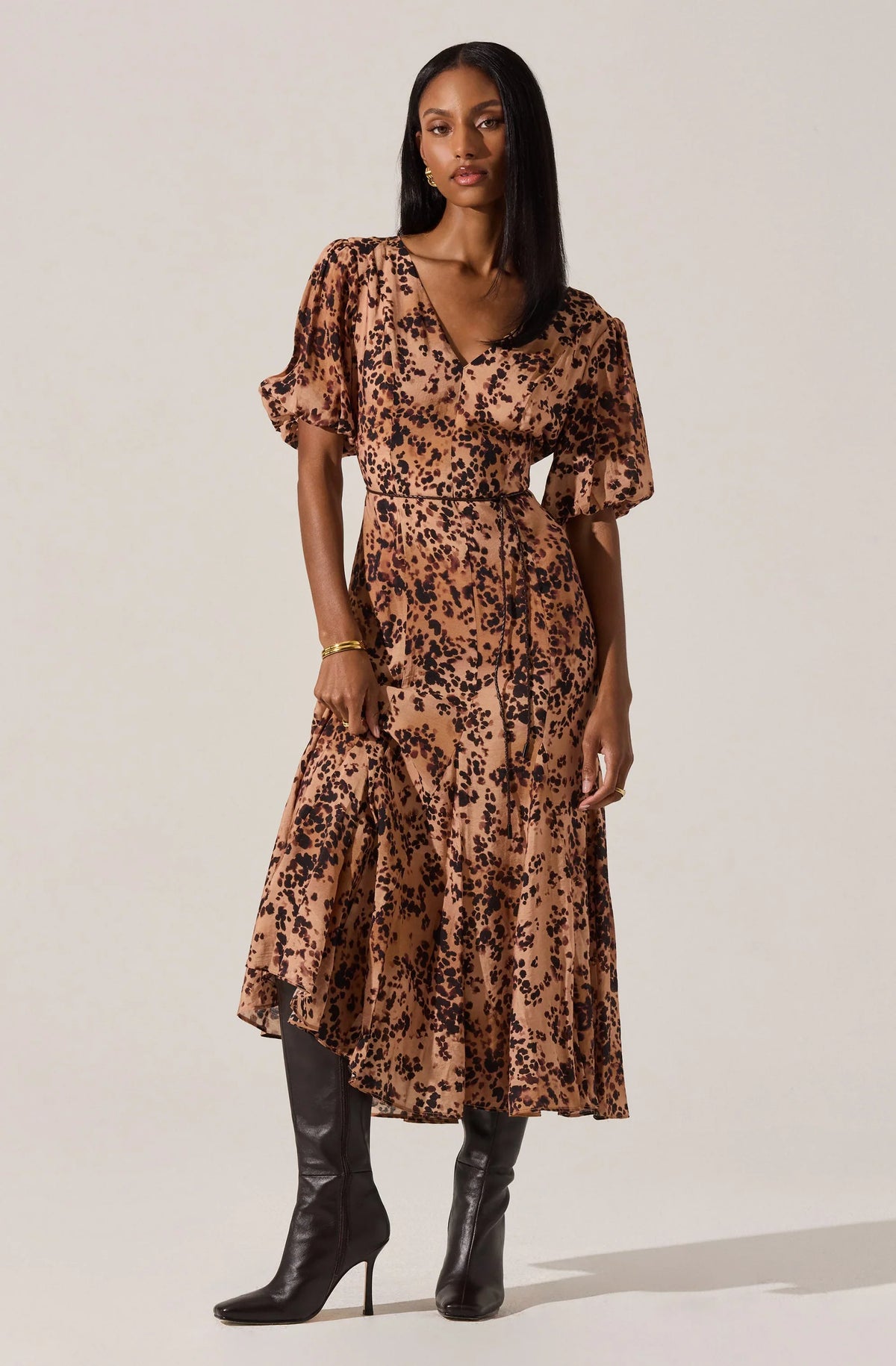 Lbruh Lavena V-Neck Puff Sleeve Midi Dress