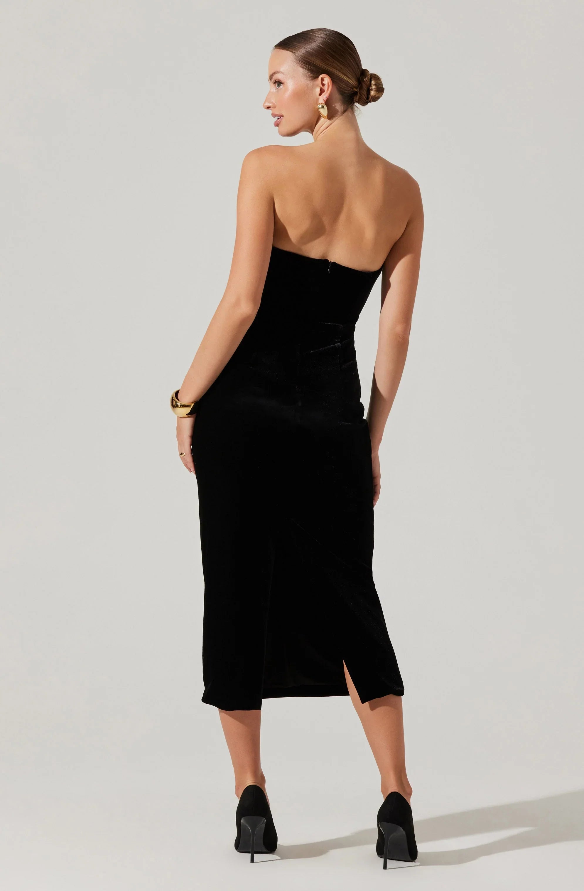 Lbruh Arista Sweetheart Velvet Midi Dress