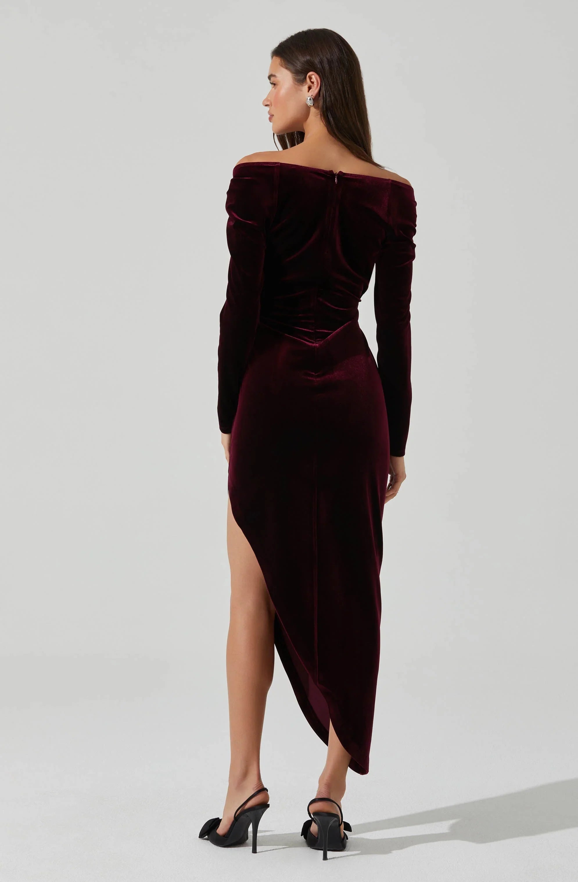 Lbruh Sirica Velvet Off Shoulder Dress