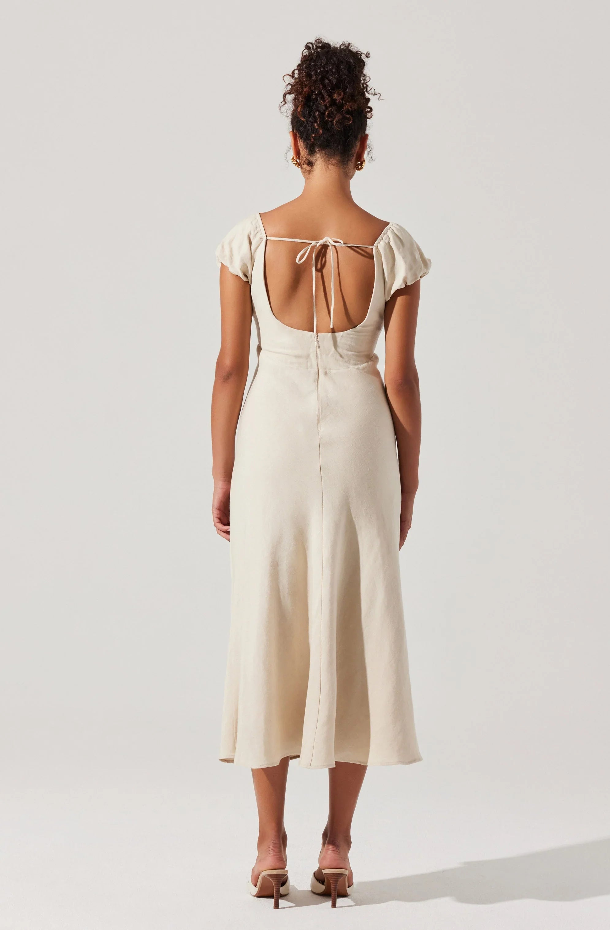 Lbruh Leocadia Embroidered Puff Sleeve Midi Dress