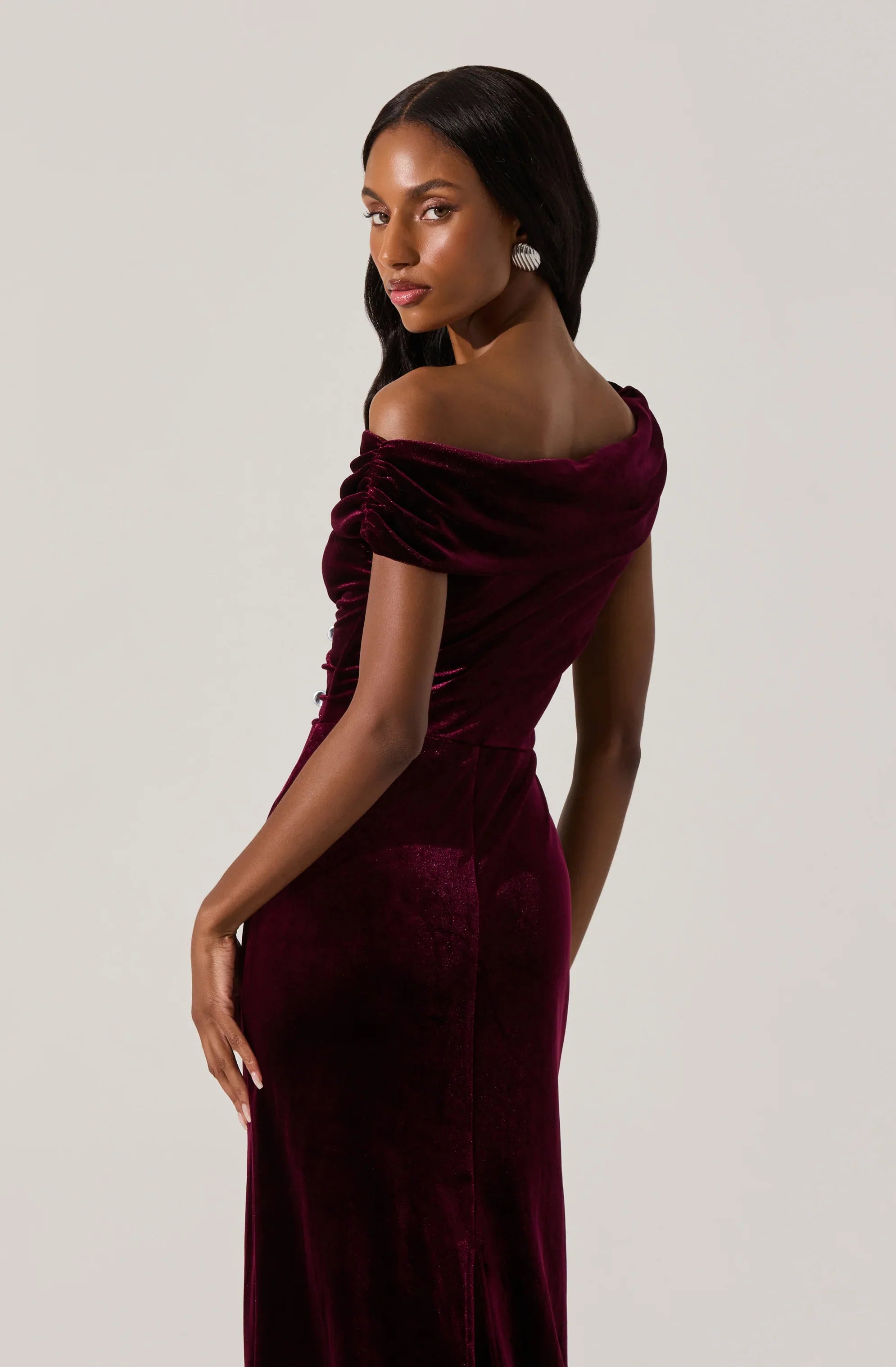 Lbruh Velvet Off Shoulder Midi Dress