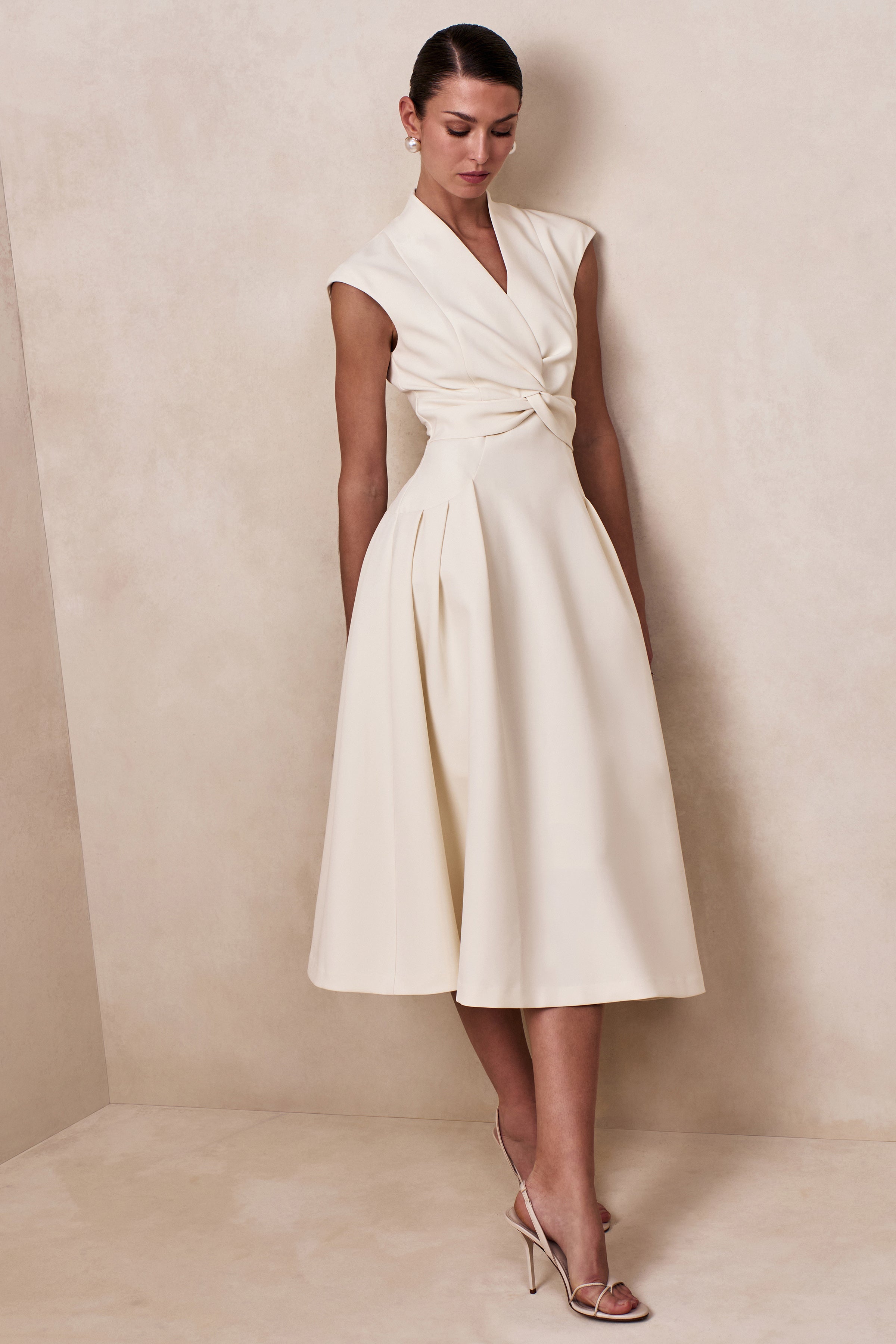 Kylen | White V-Neck Midi Dress