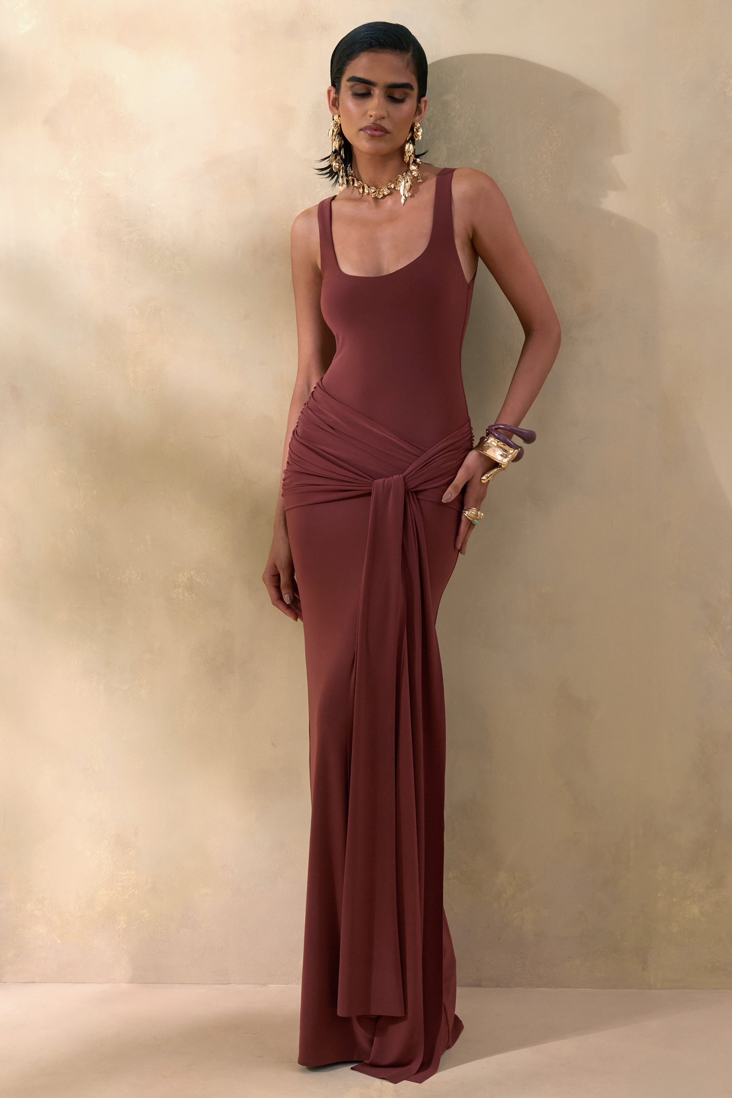 Lienna | Brown Scoop-Neck Maxi Dress With Gathered-Detail And Sash