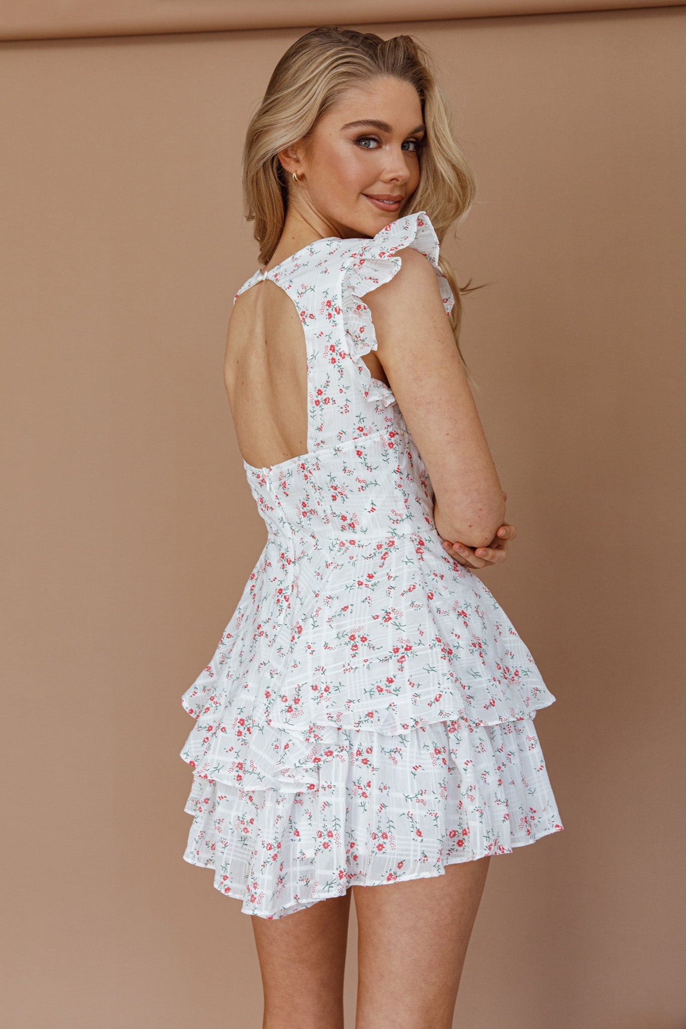 Aylina Scalloped Lace Romper Floral Red Secondary image