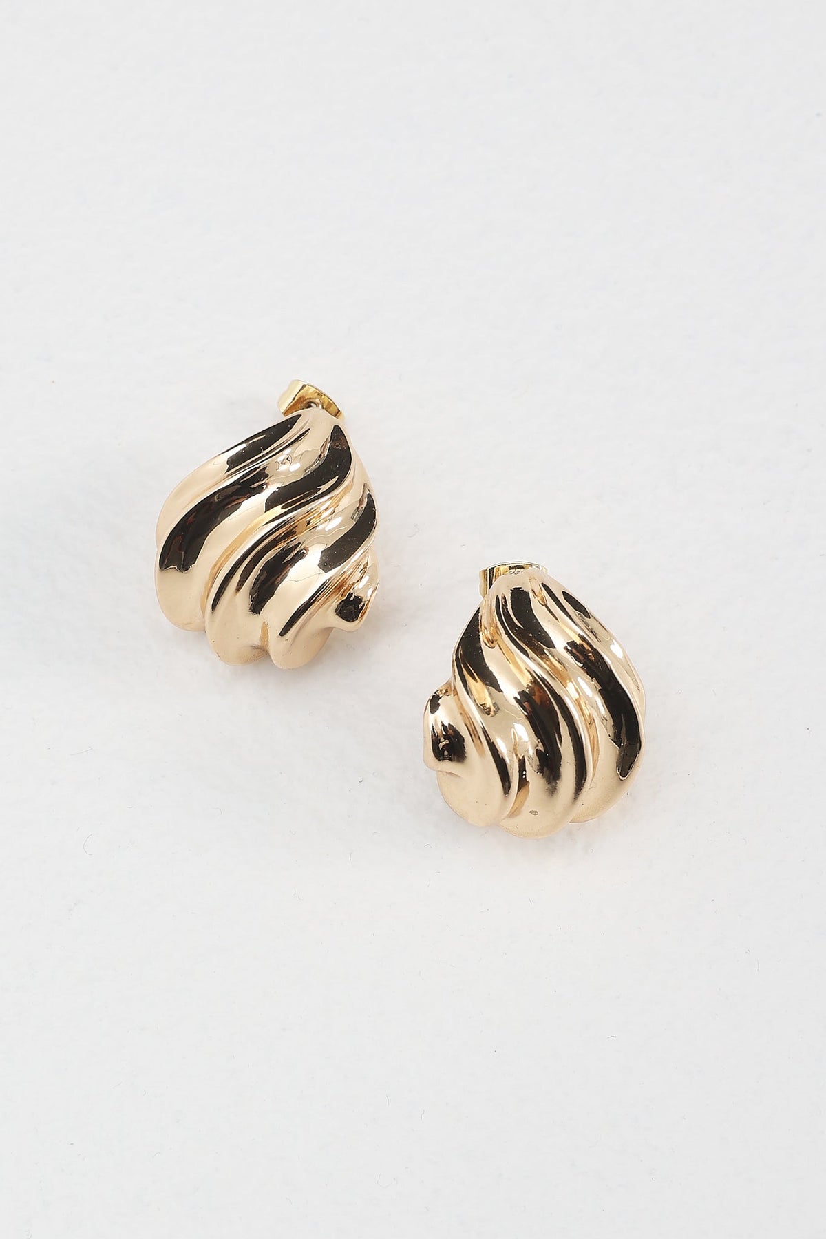 Aera Ridged Stud Earrings Gold Main image