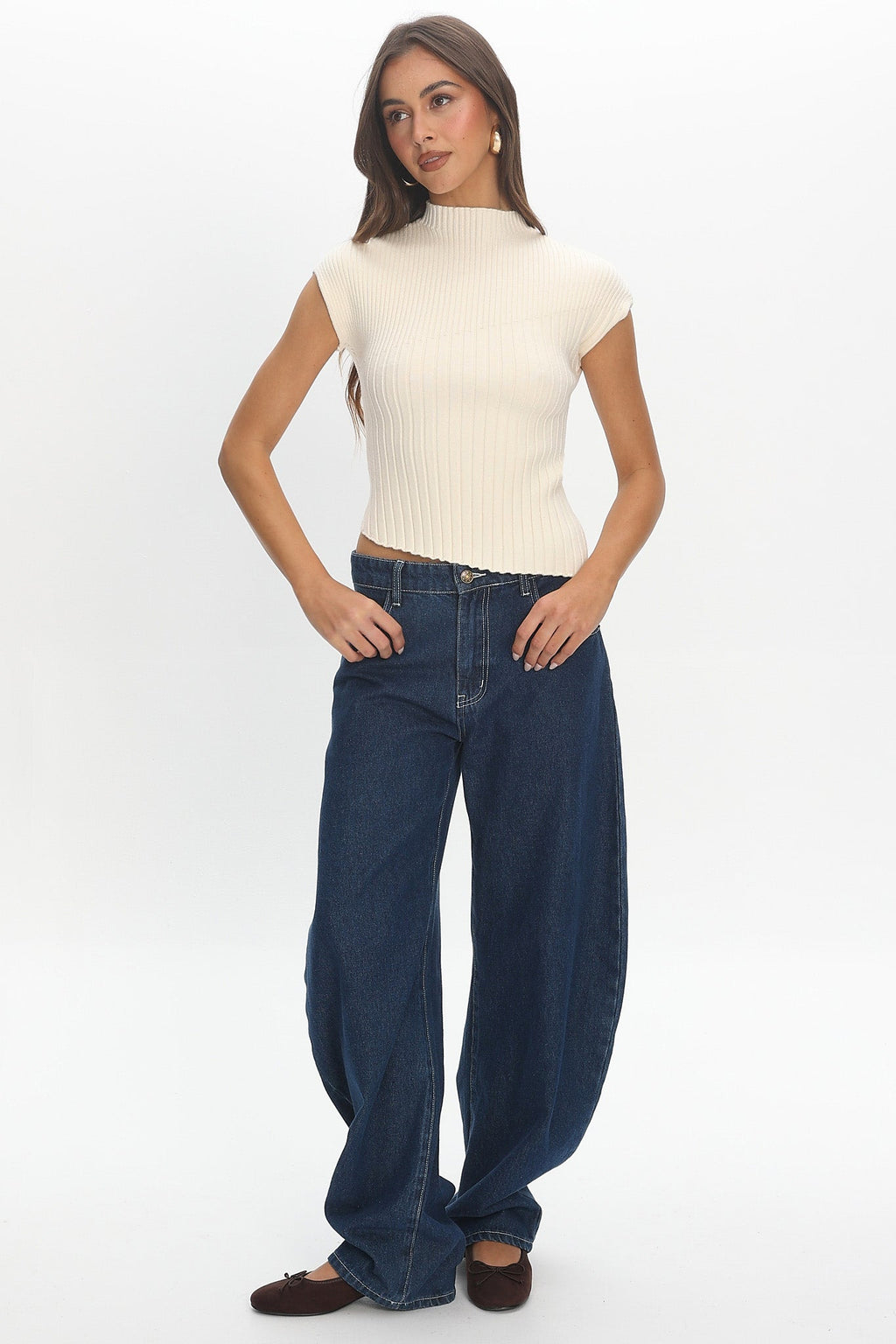 Young Hearts Asymmetric Hem Ribbed Knit Top Ivory