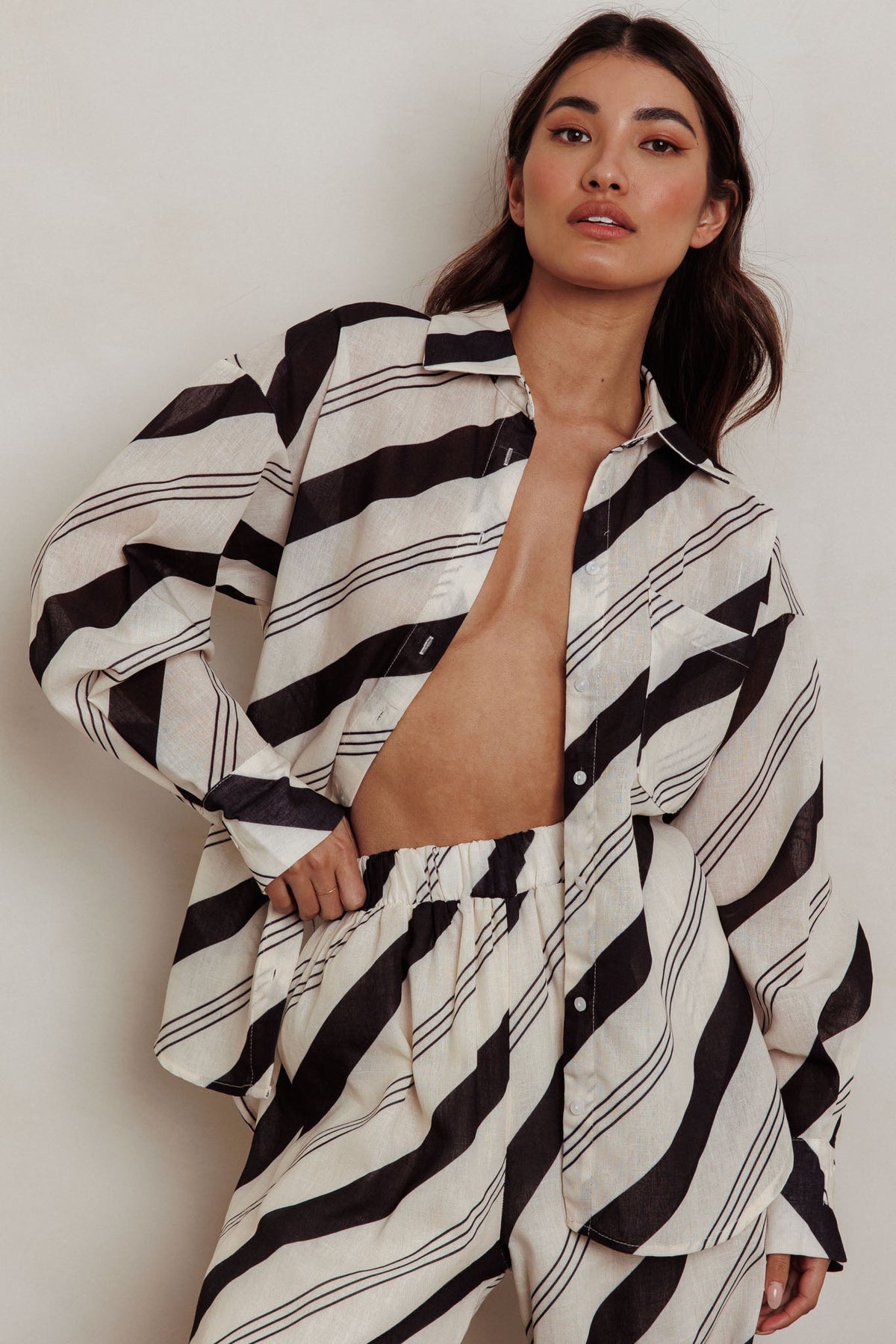 Alex Long Sleeve Striped Print Shirt Black/Cream Main image