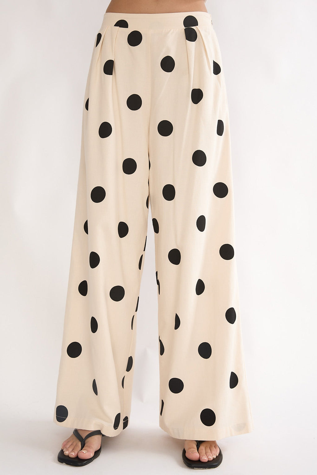 Loraya Wide Leg Pleat Pants Polka Dot Beige/Black