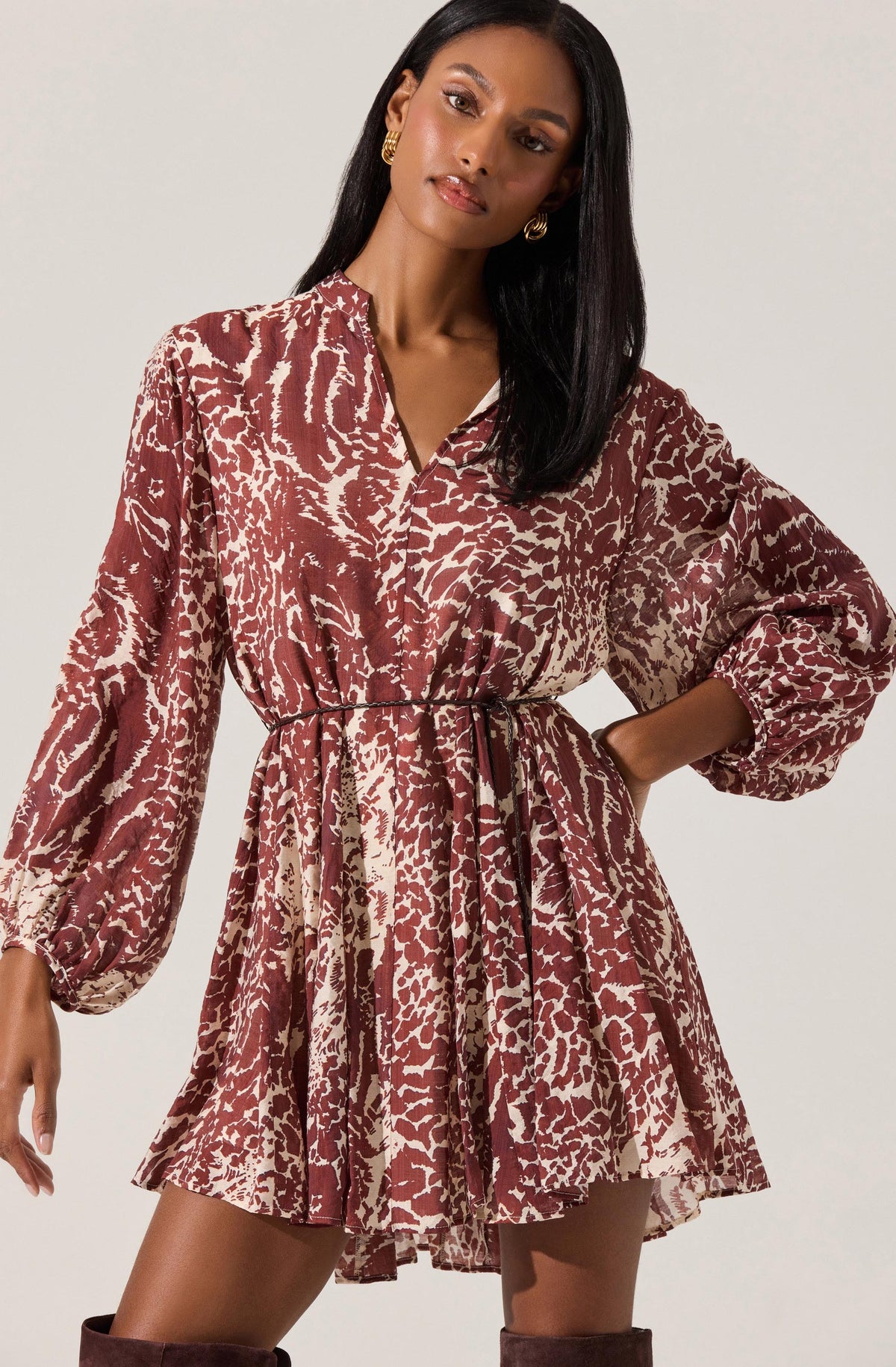 Lbruh Marisela Belted V-Neck Mini Dress