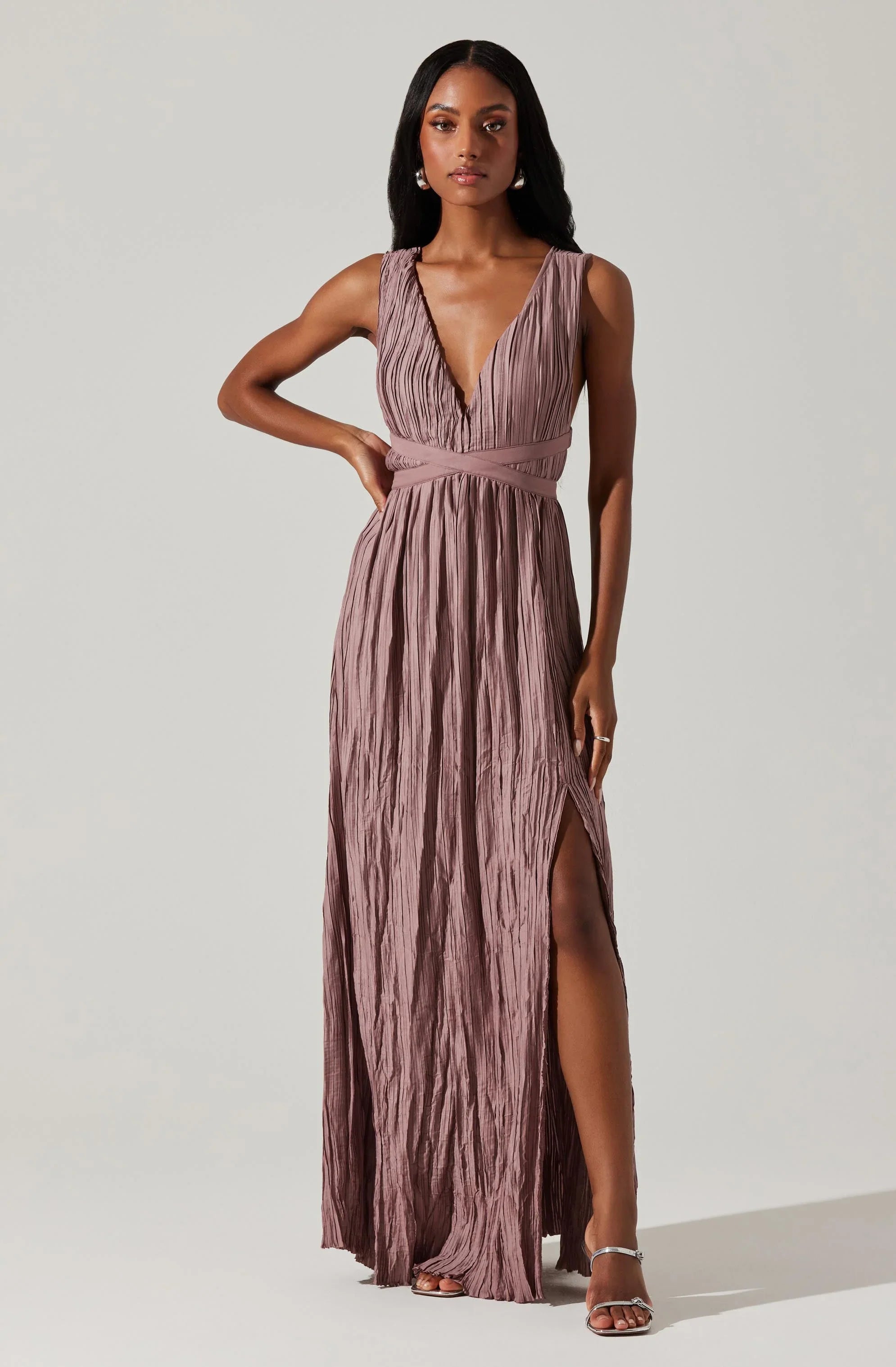 Lbruh Tesni Pleated Maxi Dress