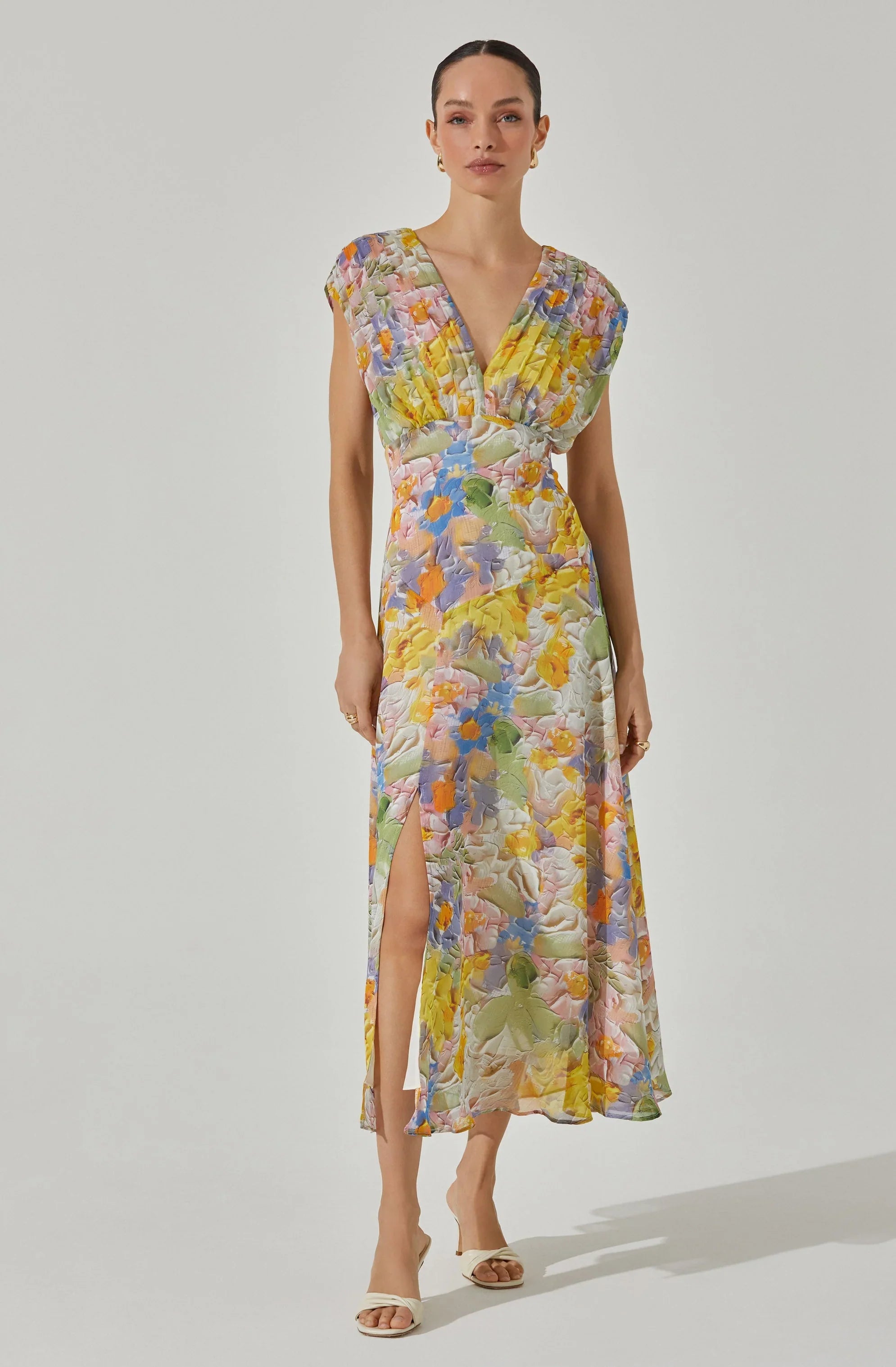 Lbruh V-Neck Pleated Floral Midi Dress