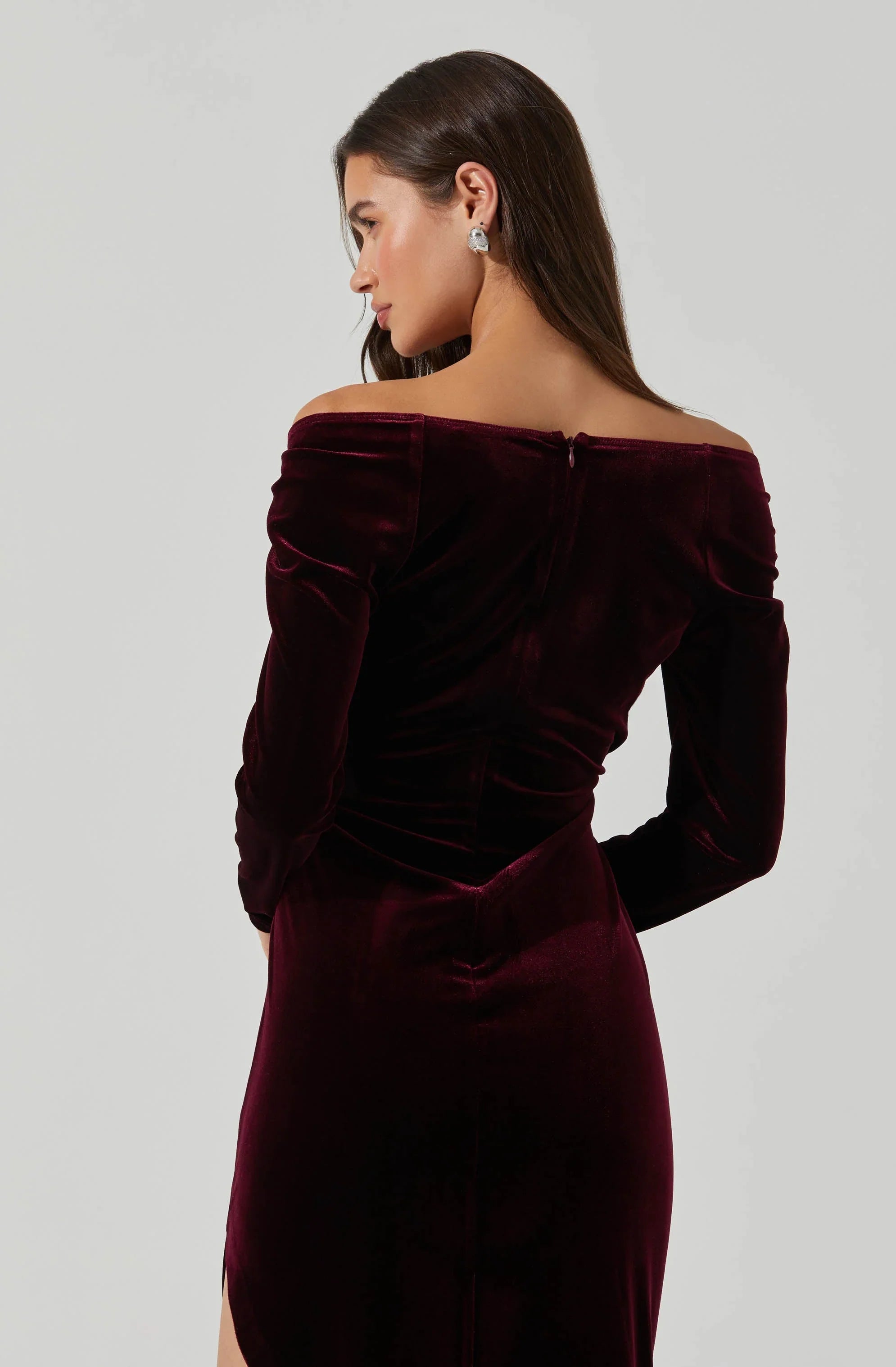 Lbruh Sirica Velvet Off Shoulder Dress