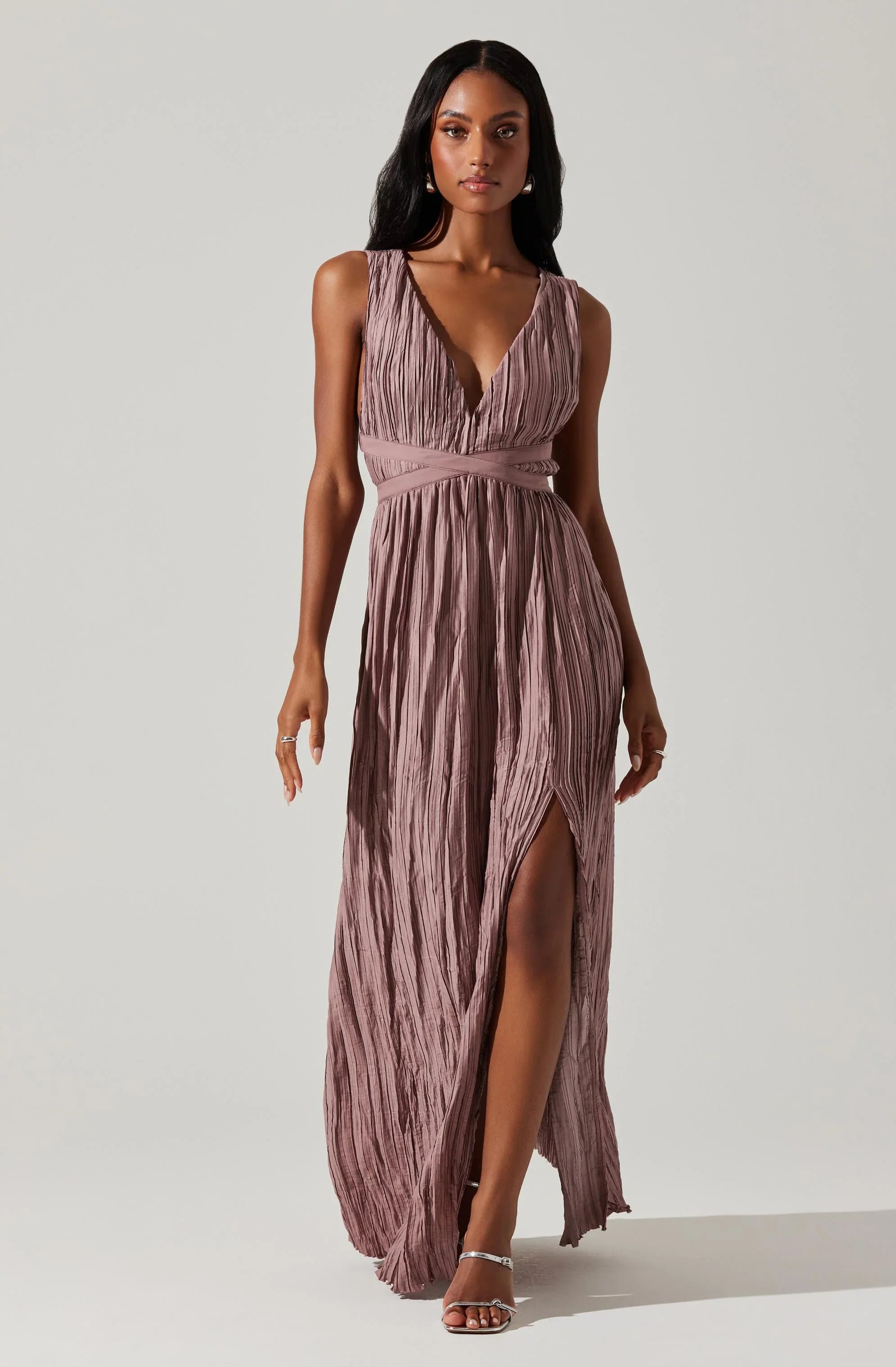 Lbruh Tesni Pleated Maxi Dress