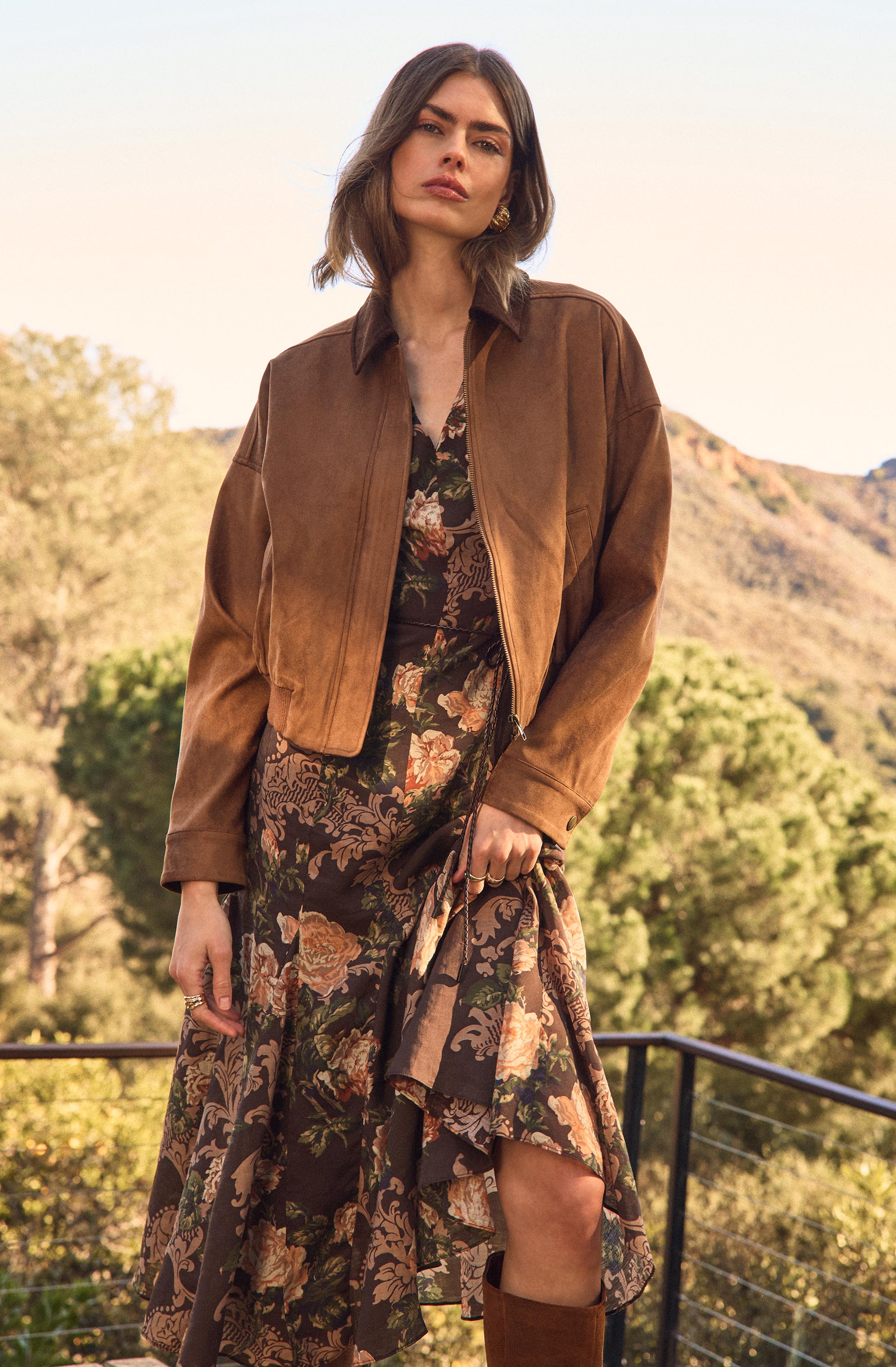 Lbruh Lavena V-Neck Puff Sleeve Midi Dress
