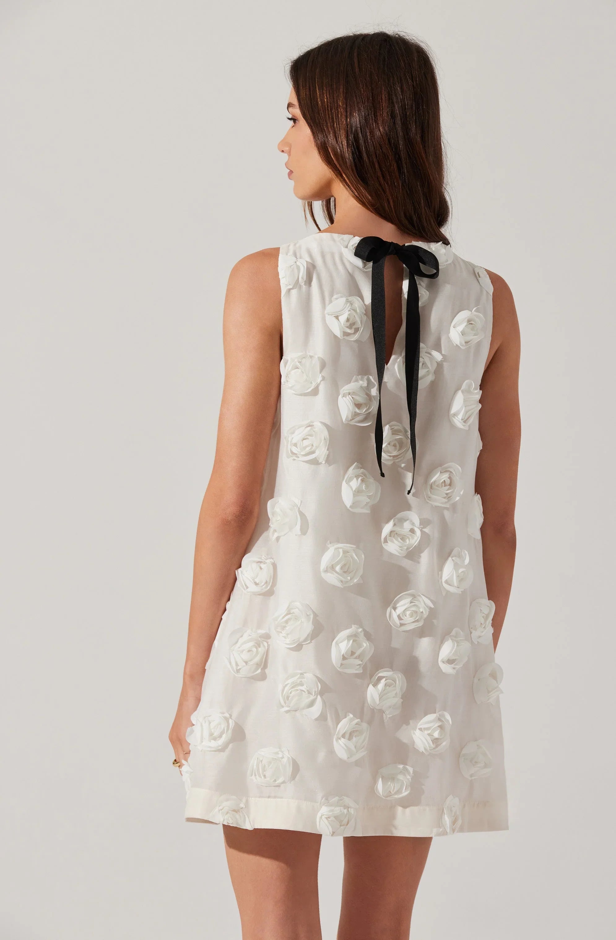 Lbruh Floria 3D Floral Appliqué Dress